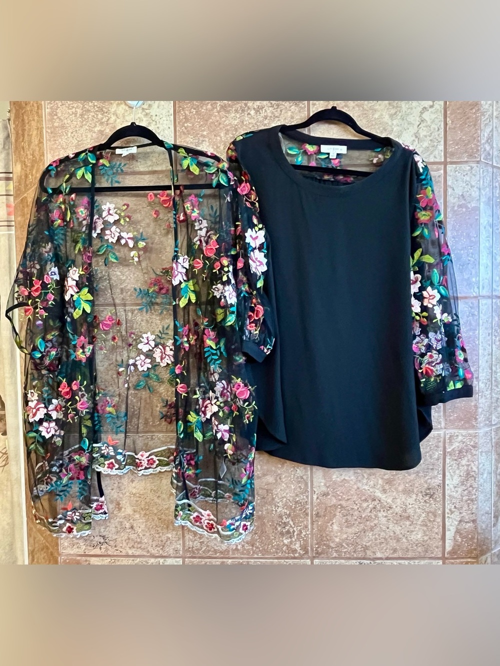Umgee Embroidered Floral Black Mesh Kimono & Top Set M/L, XL
